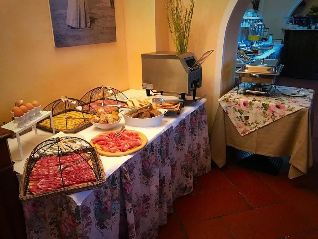 Hotel Bambolo Castagneto Carducci Buitenkant foto